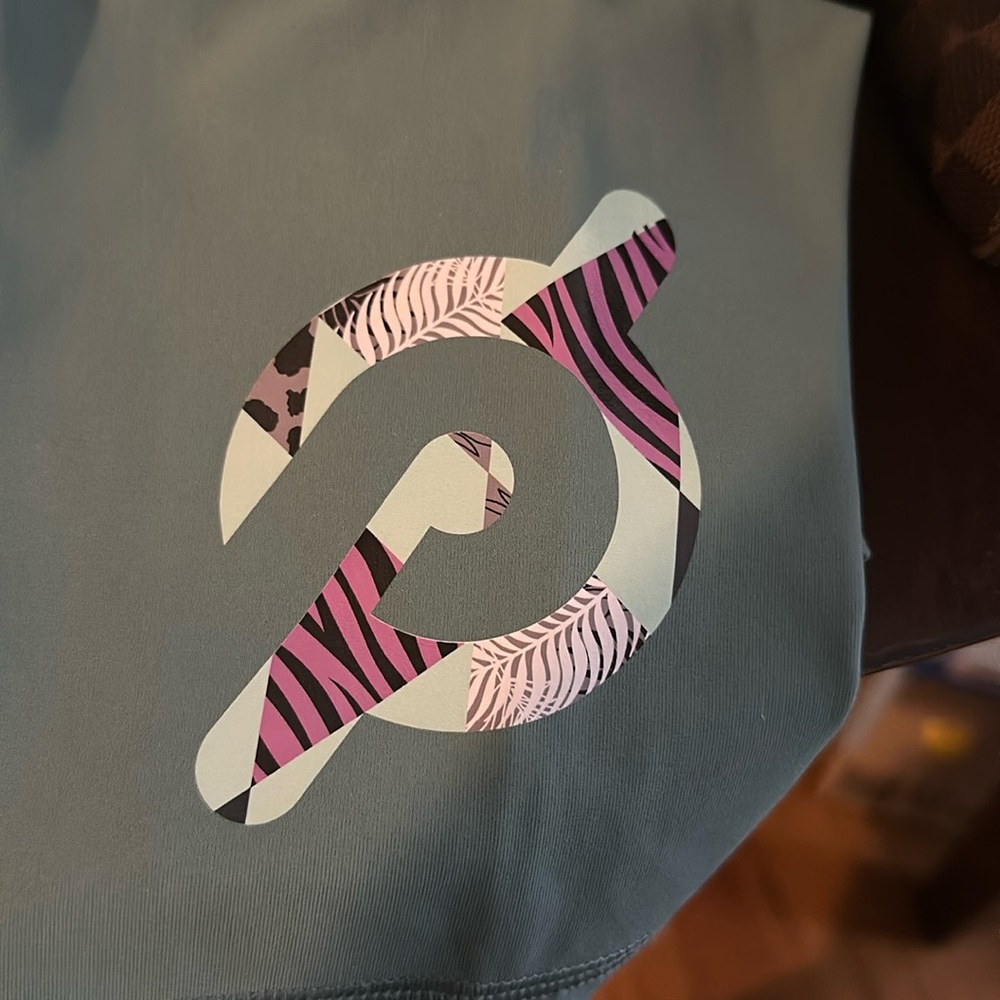 Lululemon size 12 Peloton logo leggings. Sea foam type green. Worn once.